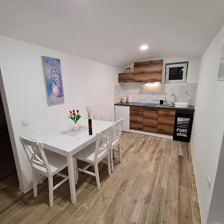 Apartment Dinlux *